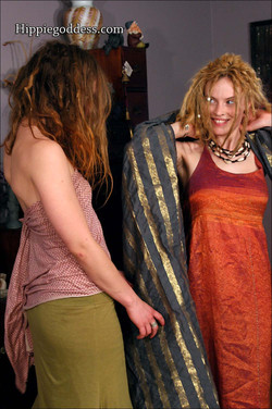Robin Redhead/Pictures/Hippie Goddess/Ingress & Lacey 2/inglac2s010.jpg