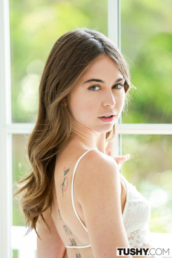 [Tushy] 2018-08-09 Riley Reid, Paige Owens - Take My Girlfriend For Your Birthday/06.jpg