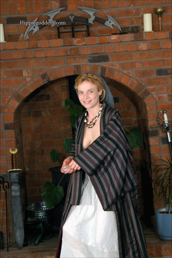 Robin Redhead/Pictures/Hippie Goddess/Ingress & Lacey 3/inglac3s007.jpg