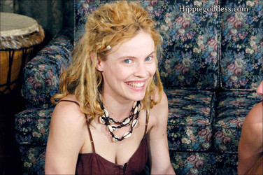 Robin Redhead/Pictures/Hippie Goddess/Ingress & Lacey 1/inglac1s002.jpg