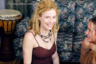 Robin Redhead/Pictures/Hippie Goddess/Ingress & Lacey 1/inglac1s003.jpg