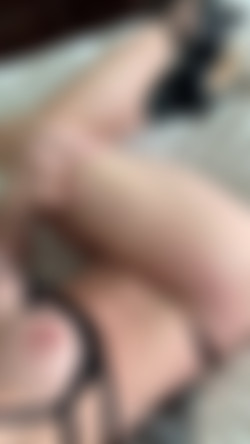 Sweet Vickie/[OnlyFans.com] sweetvickie-16-02-2021-2033732614-would-you-fuck-me-with-these-heels-on.mp4