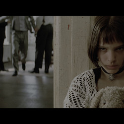 Leon.The.Professional.1994.International.Cut.Ger.Eng.English.DTSHD.Dubbed.DL.2160p.Hybrid.US.UHD.BluRay.DV.HDR.HEVC.Remux-QfG