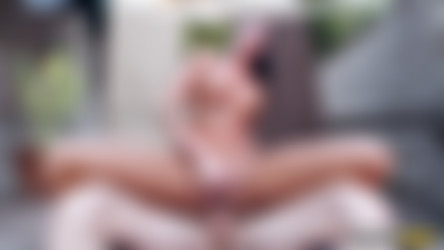 bigtitsroundasses.17.09.28.august.ames.mp4
